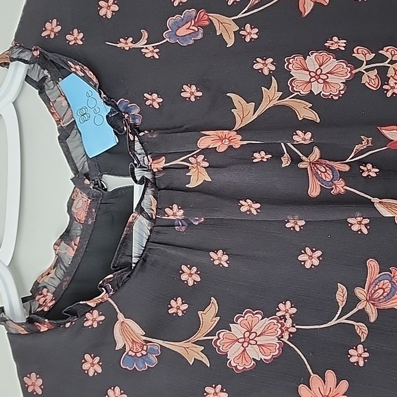 CECE Black Floral 3/4 sleeve ruffle blouse small - Picture 2 of 8